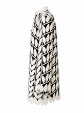 Load image into Gallery viewer, black white leaf pattern jacket - product-side