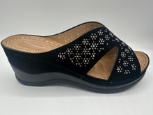 Load image into Gallery viewer, Black Low Wedge Heel Sandals Decorated With White Crystal Flower Patterns