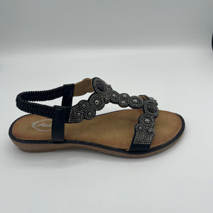 Medallion Circle Comfort T-Strap Sandal